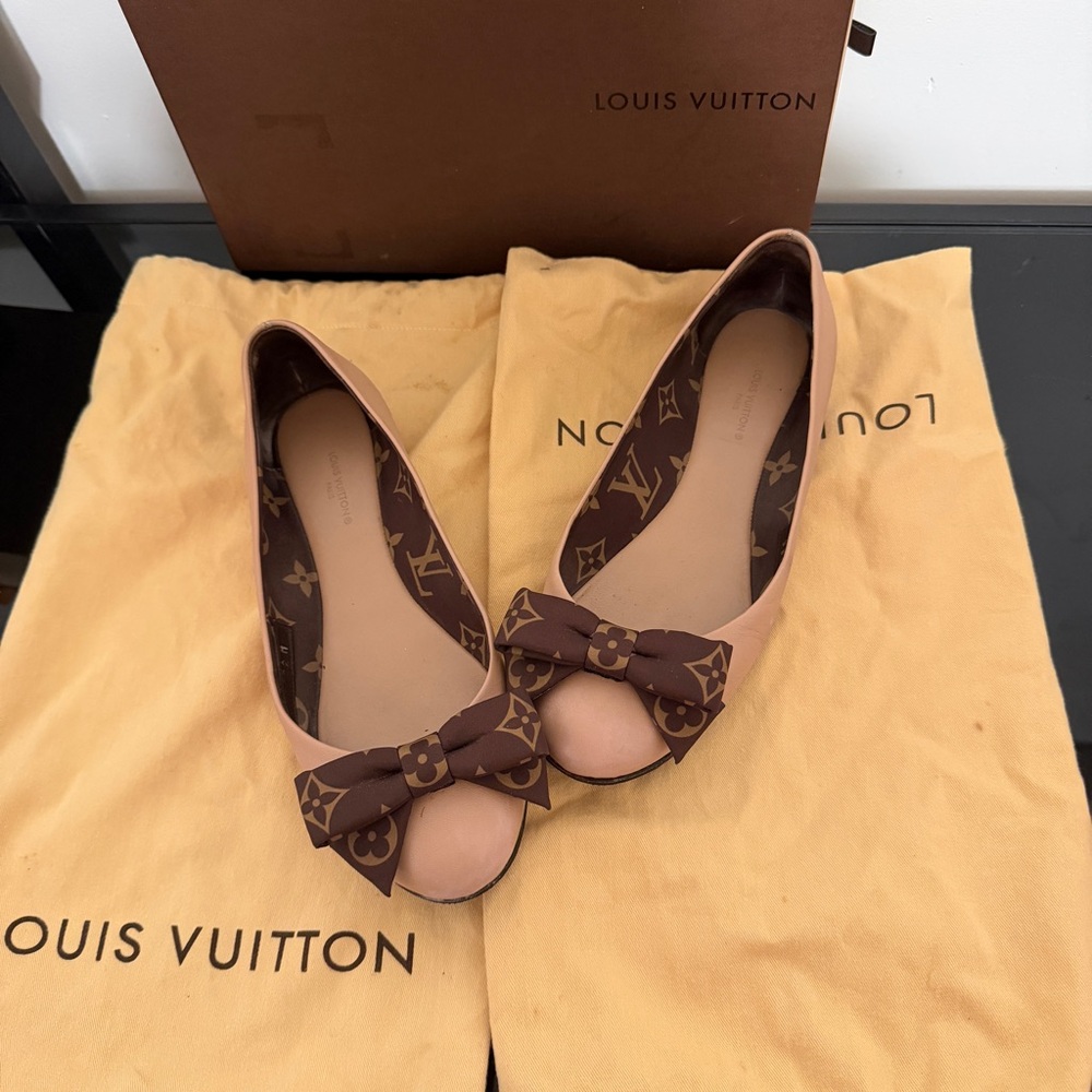 Louis Vuitton Women's Light Brown Flats Doll Shoes 37 authentic